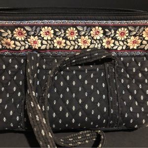 Vera Bradley shoulder quilted shoulder bag.